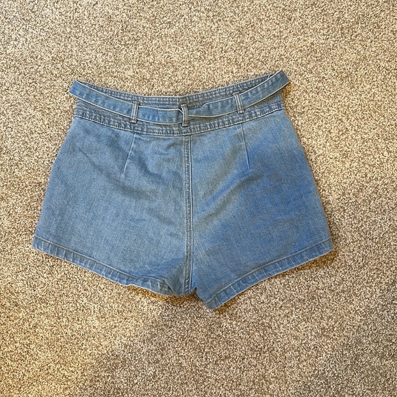 Cute jean shorts super stylish - Picture 2 of 4